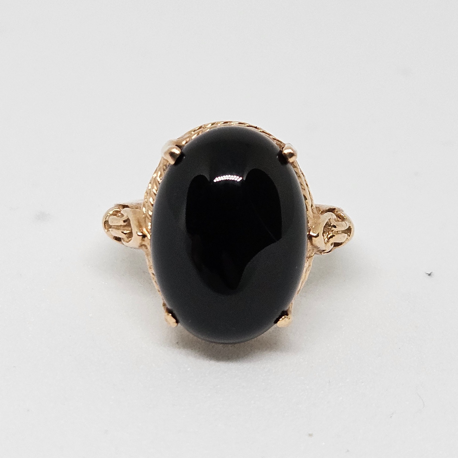 10k Yellow Gold Onyx Ring Oval Cabochon Chalcedony Rope Twist Design Size 6 3/4